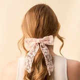 Ditzy Daisies Hair Bow