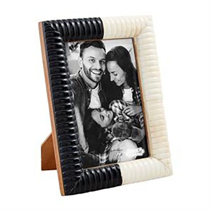 Small Black and White Ribbed Frame